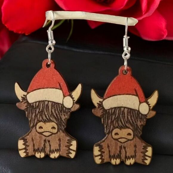 Holiday Earrings 🎄Highland Cow Santa Hat Christmas Wooden Dangle Drop Jewelry - Picture 1 of 5